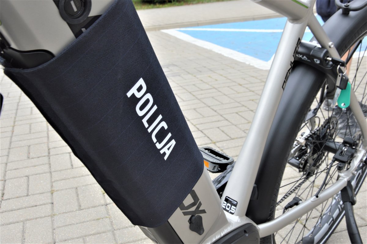 rower z napisem policja