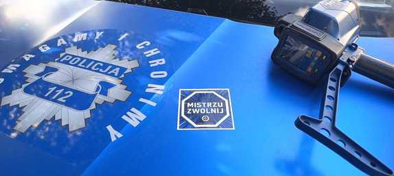 radiowóz i naklejka akcji