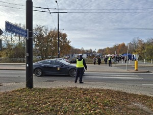 działania policjantów w okolicy cmentarzy