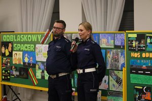 odblaskowy spacer - policjanci