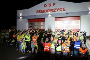 odblaskowy spacer - policjanci