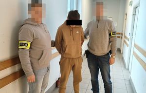 zatrzymany na korytarzu