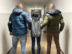 zatrzymana z policjantami