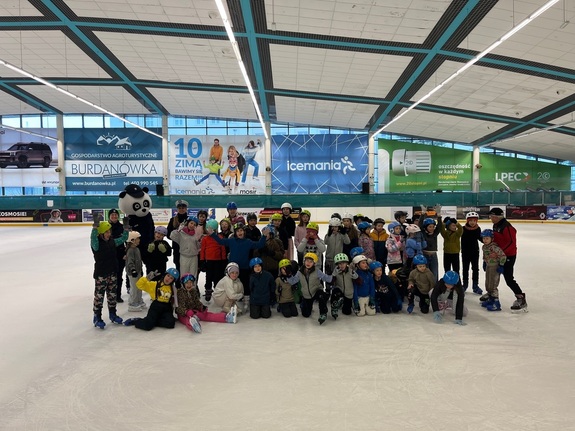 policjanci na zimowisku