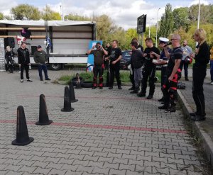 policjanci podczas festynu